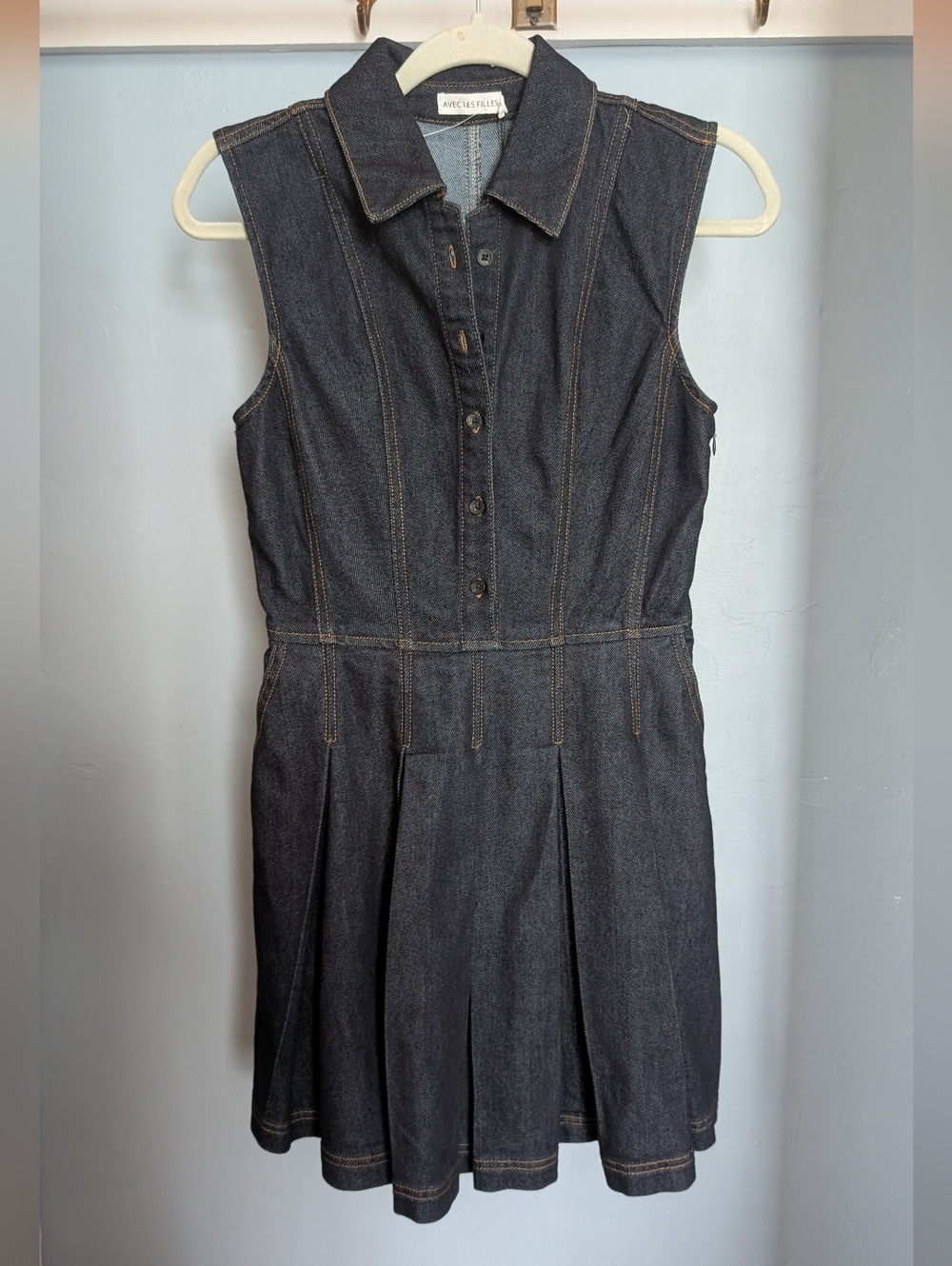 Avec Les Filles Women's Sleeveless Pleated Button Down Denim Mini Dress